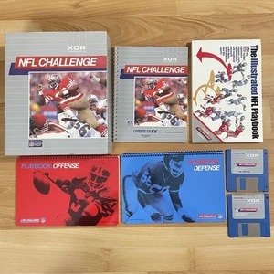 XOR NFL Challenge 1986 computer calcio gioco Mac 3,5" floppy disk con libri vintage - Foto 1 di 10