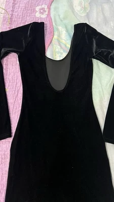 Vestido de terciopelo negro American Apparel XS frente profundo cuello en V Foto 1 de 3