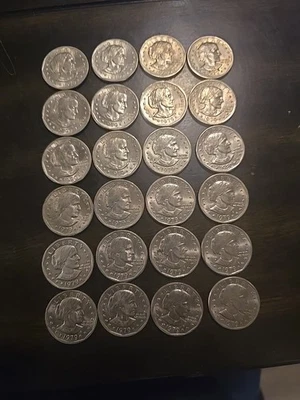 Lote de 2 monedas de un dólar Susan B Anthony 1979 P D - 1980S D Foto 1 de 4