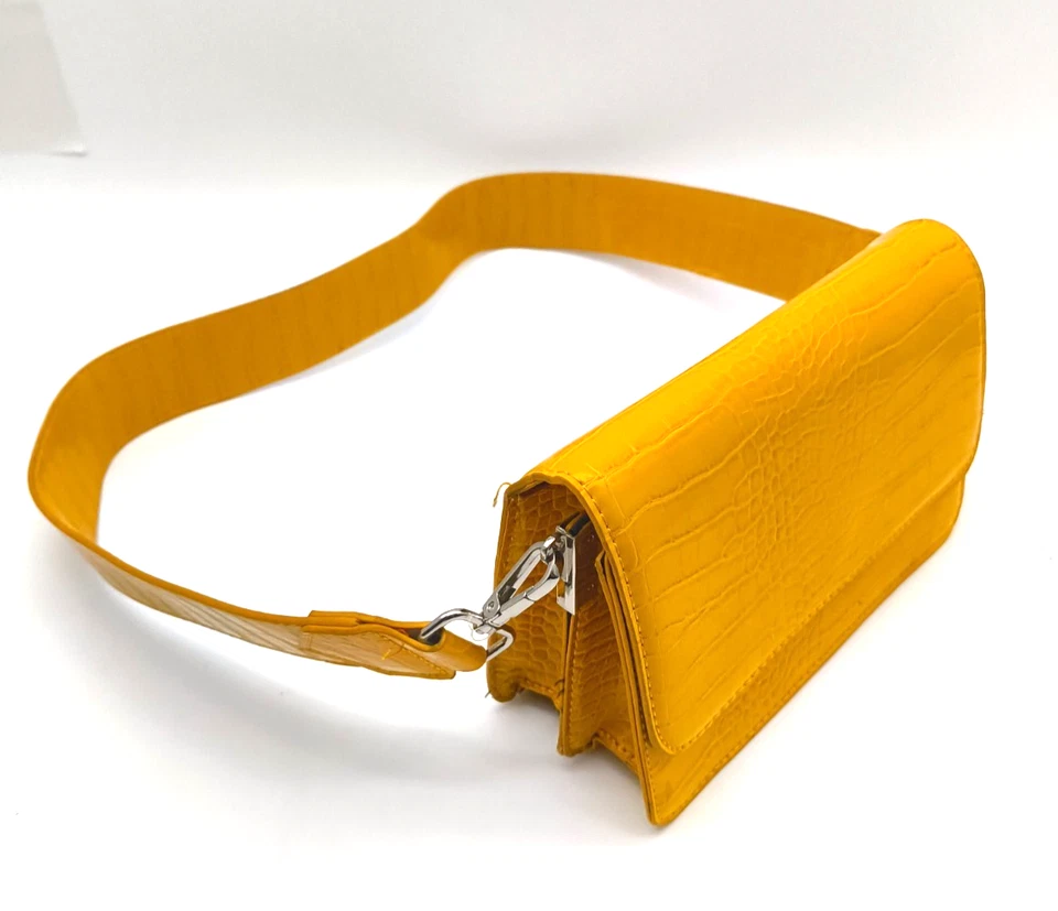 Pieces Tasche Gelb mit Riemen Crossbody mini Croc 22 x 14  cm ca Belgien Import - Bild 1 von 4