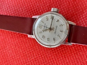 WITTNAUER VINT LADIES WATCH WP 17J CAL C7DA AUTO W DATE PEARL RADIAL DIAL _2941 - Picture 1 of 12