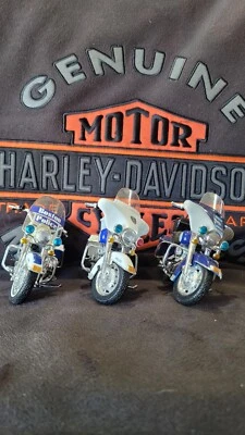 Harley Davidson Diecast Motorcycle Lot Of 3 Police Electra Glide FLHTC FLHT FLHR - Image 1 of 4