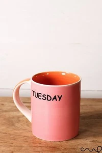 Taza Cerámica Martes Día del Nacimiento Rosa Naranja Regalo Personal 10oz Pintura a Mano - Imagen 1 de 4