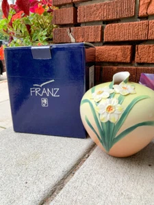 Vintage Franz Daffodil Flower Design Porcelain Round Vase, FZ00069, 2003 Estate - Picture 1 of 7