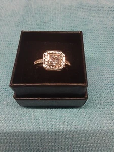 Anillo Halo Cuadrado Talla 6 Esterlina Hecho con Circonita cúbica Color Blanco de Swarovski (462) - Imagen 1 de 12