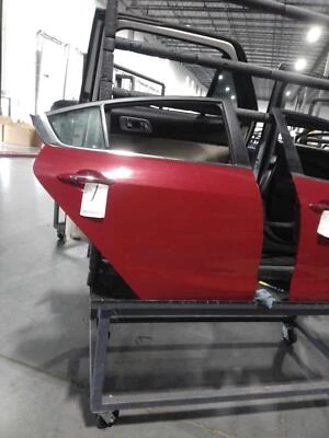 Conjunto de puerta trasera derecha usado lado trasero se adapta a: Kia Forte Sdn 2015 grado trasero derecho Foto 1 de 4