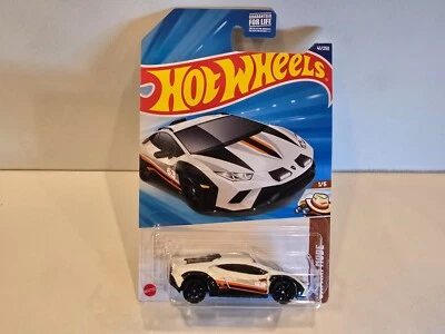 Hot Wheels LAMBORGHINI HURACAN STERRATO   From the SAFARI MODE Collection - Image 1 of 4