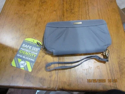 Cartera sin asas Travelon RFID con bloqueo de muñeca gris/púrpura cremallera alrededor nueva con etiquetas Foto 1 de 4