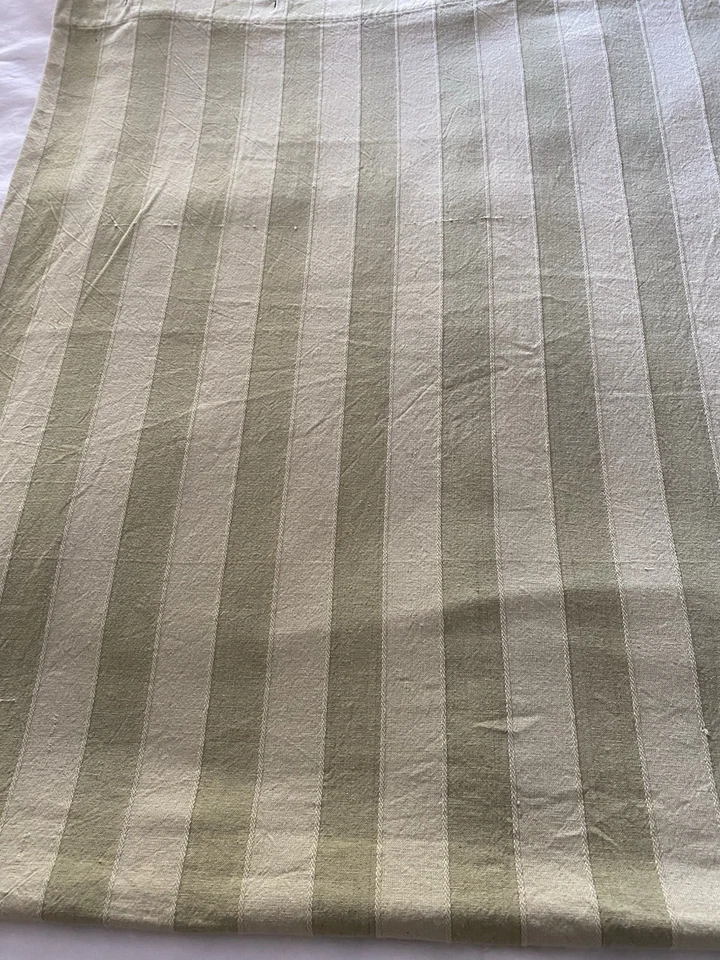 Cortina de ducha de tela a rayas verdes Pier 1 72x72 apio Foto 1 de 4