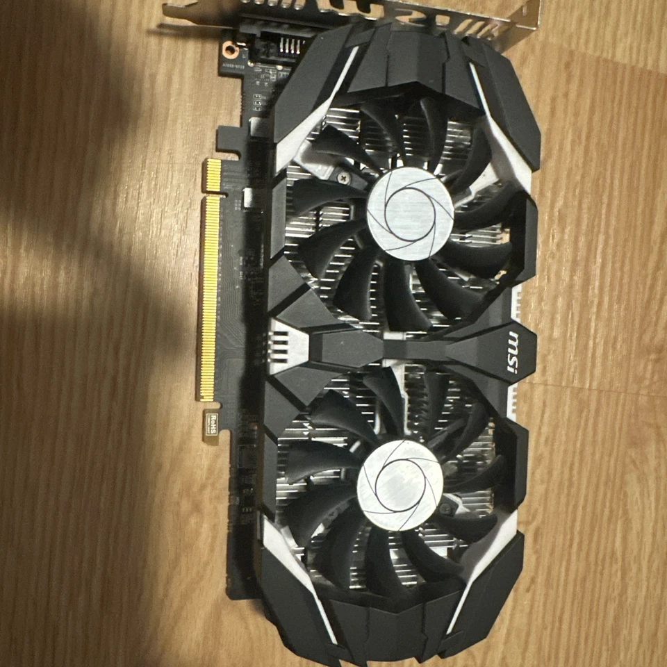 Tarjeta gráfica MSI NVIDIA GeForce GTX 1050 2GT OC 2GB GDDR5 Foto 1 de 4