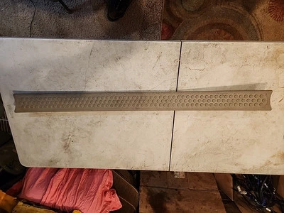 Placa de soleira traseira Ford Excursion pergaminho carga YC3Z-7842624-AAA bronzeada 2000 2001 original de fábrica - Imagem 1 de 4