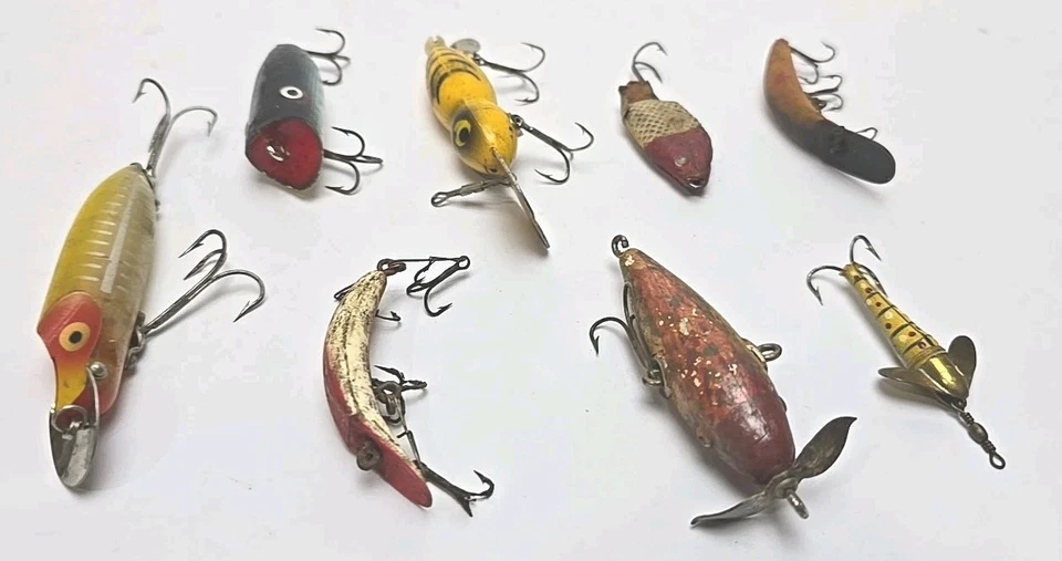 LOTE DE 8 SEÑUELOS DE MADERA VINTAGE SEÑUELOS DE PESCA Foto 1 de 4