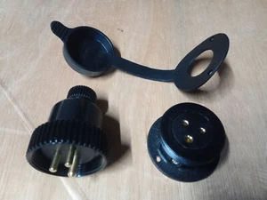  Enchufe y enchufe de plástico impermeable de 3 pines 12v/24v 5A conector de cubierta de caravana marina - Imagen 1 de 1