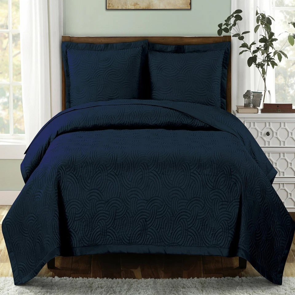 Juego de colchas lisas de diseño ornamental de 3 piezas Emerson Luxury de gran tamaño Foto 1 de 1