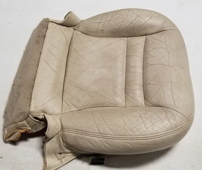 Подставка сиденья под правую руку 1993 1994 1995 1996 Lincoln Mark VIII цвета слоновой кости с подушкой класса B - Изображение 1 из 4