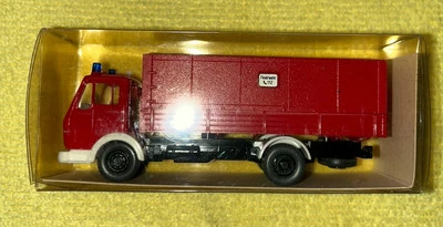 Wiking 20628 HO Gauge 1:87 Mercedes Benz 1617 Covered Dropside Feuerwehr NOS Foto 1 de 4