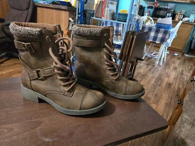 Botas para mujer Rocket Dog, talla 8 1/2 Foto 1 de 4