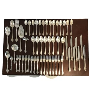 1847 Rogers Bros IS Remembrance VTG Silver Plate 54-Pc Flatware Set - Picture 1 of 16