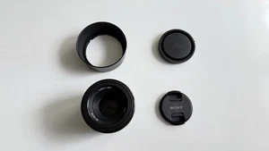 Objektiv FE Sony SEL50F18F wie NEU E-Mount 50mm F1.8 in Top Zustand - Bild 1 von 11