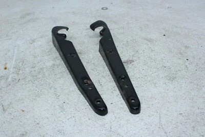 2009 HARLEY-DAVIDSON SPORTSTER 883 LOW XL883L REAR PASSENGER FENDER GRAB RAIL Foto 1 de 4