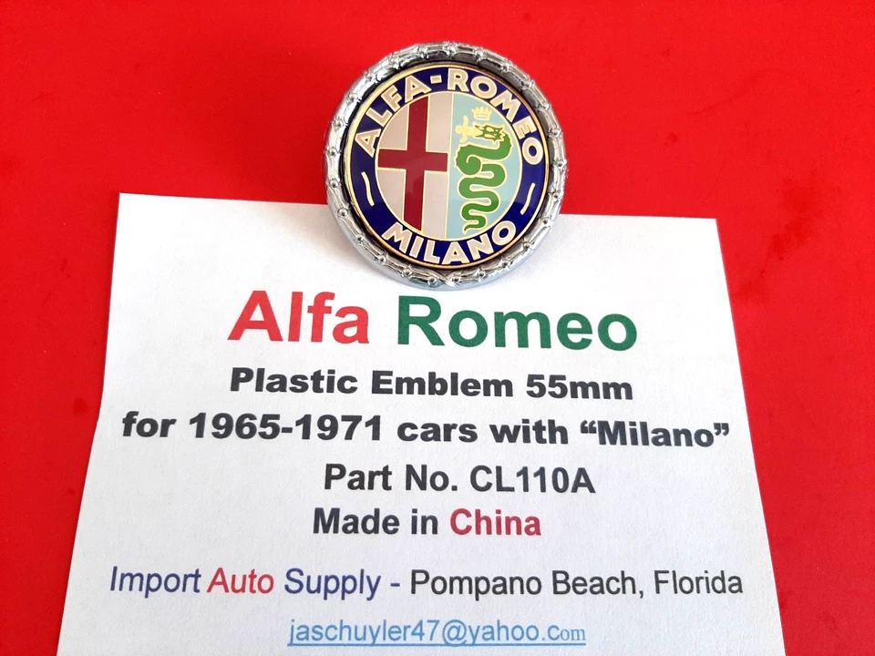 Coches Alfa Romeo "Milano" emblema plástico repuesto 65-71 - con respaldo tachonado Foto 1 de 3