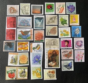 Lot de 35 timbres de Belgique années diverses - encore sur fragment! F98 - Imagen 1 de 1