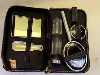 Kit de aseo de viaje vintage Bak-Prop estuche de cuero espejo peine contenedores de vidrio Foto 1 de 4