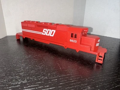 SD40-2 SHELL ONLY  HO SCALE  LOCOMOTIVE GOOD CONDITION SHELL See Photos Used Lot - Image 1 of 4