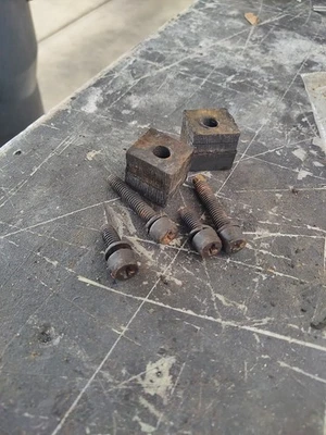 Ford Thunderbird 1964/65/66 canastilla delantera asiento manual pernos y espaciadores. Foto 1 de 3