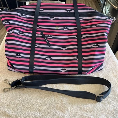 Kate Spade Jae Nylon Labio Rayas Estampado Fin de semana (Rosa/Multi) (WKRU6499) Foto 1 de 4