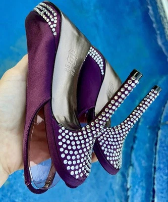 TACONES DIAMANTES DE IMITACIÓN FORMALES PÚRPURA SATINADO SIN CORDONES — NUEVOS — TALLA 5.5 Foto 1 de 4