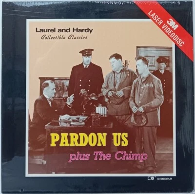 LASERDISC Laurel and Hardy - Pardon Us plus The Chimp 3m Collectible Classics Foto 1 de 3