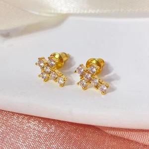 18K Yellow Gold Filled Women Fashion Stylish Stud Earrings - Picture 1 of 1