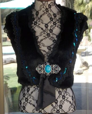 Bonito chaleco elegante de piel sintética Mac con ribete de encaje hebilla frontal talla M Foto 1 de 3