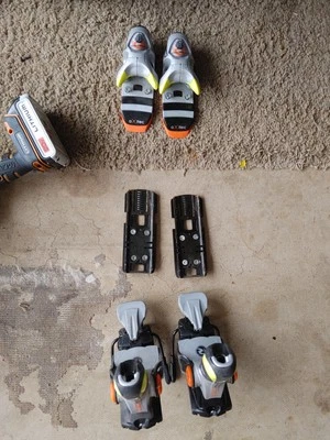 FIJACIONES ESQUÍ AXIALES ROSSIGNOL 100 RACE AXitec DIN 3-10 Francia Foto 1 de 4