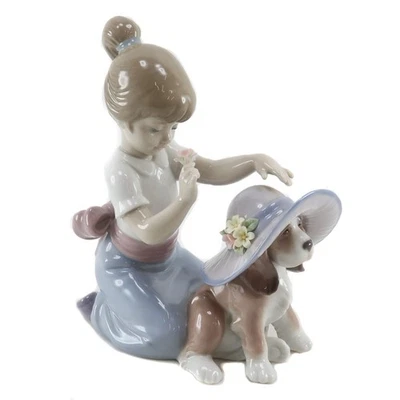 Lladro Title: Let's get dressed up Figurine object 6862 _ - Image 1 of 4