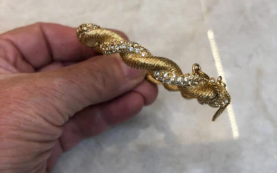 Brazalete retorcido con bisagras tono dorado Whiting & Davis de colección con pedrería/cadena: ¡ENCANTADOR! Foto 1 de 4