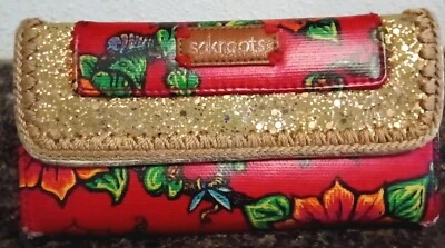 Бумажник складной холщовый Sakroots с застежкой-клатчем вышитый красный с цветочным покрытием 7,5x4 - Изображение 1 из 4