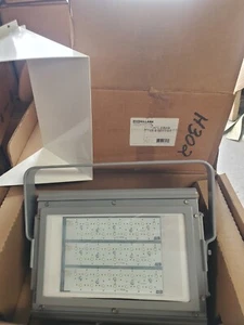 kil KFL10530 KIL 105W LED FLOOD 120-277V 50/60HZ Killark COMES WITH REFLECTORS - Picture 1 of 4