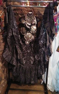 AMAZING ASSUIT BLACK & SILVER ATS TRIBAL BELLYDANCE GYPSY SKIRT 25 YARDS 36" - Picture 1 of 4