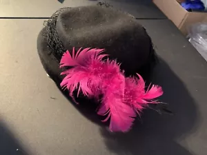 Vintage 30s BELVEDERE Henry Pollak Black Wool Felt Roller Cap Hat Feather 40s - Picture 1 of 5