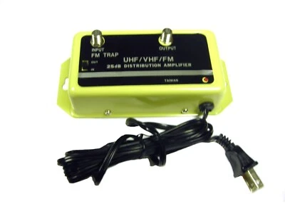 25 dB CEI 5E1-110 VHF/UHF/FM  Distribution Amplifier 1 pc - Image 1 of 2