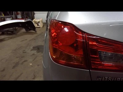 Cuarto de luz trasera del conductor montado en panel para 11-12 Outlander Sport 1249156 Foto 1 de 4