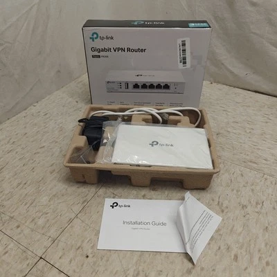 TP-Link Festa FR205 MultiWAN Wired Router Up to 3 Gigabit WAN Ports & 1 USB WAN - Image 1 of 3