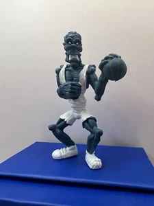 Monster in my Pocket MIMP Basketball Action Figure MEG 1995 VTG - Picture 1 of 8