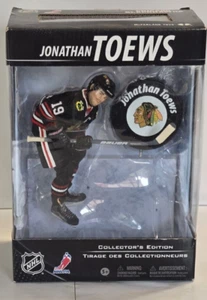 New Collectors Edition McFarlane NHL Jonathan Toews BLACKHAWKS W/ Puck - Bild 1 von 6