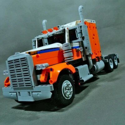 MOC-104591 Motorized Semi Truck withPower Functions Motor Kit 1367 Pieces - Image 1 of 3