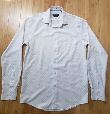 ​Camisa de vestir NAUTICA para hombre ajustada estampado geográfico blanca azul talla M 15-15,5 34/35 usada en excelente estado Foto 1 de 4