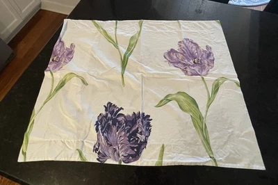 (2) FUNSAS de almohada estándar Pottery Barn lavanda/tulipanes morados ~ algodón ~ casa de campo Foto 1 de 4