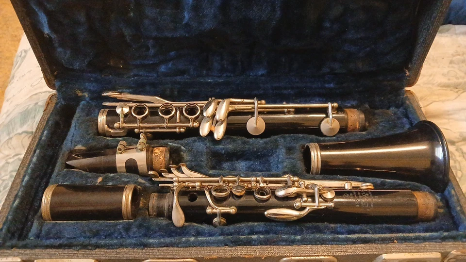 Clarinete Vito Bb - Incompleto, para piezas/reparación - Estuche y boquilla Foto 1 de 1